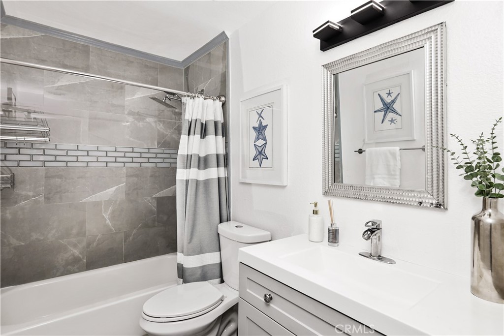 22121 Padova, Laguna Hills CA 92653 - photo 24