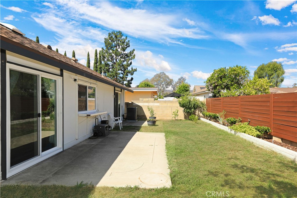 22121 Padova, Laguna Hills CA 92653 - photo 33