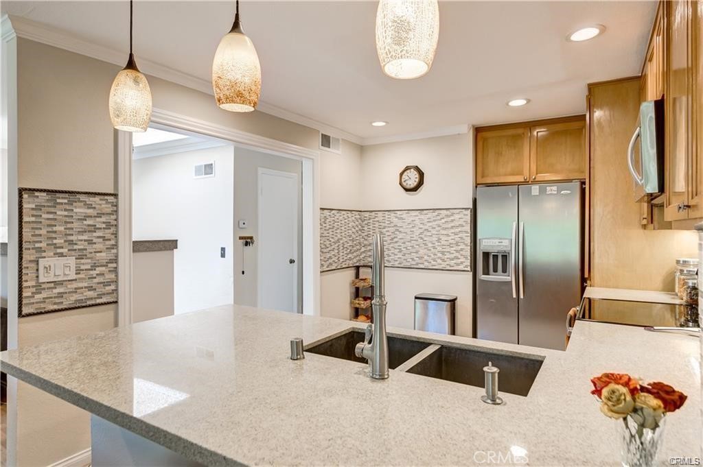 Savor every bite in this gorgeous chef's kitchen - 22131 Caminito Vino, Laguna Hills CA 92653 - photo 1
