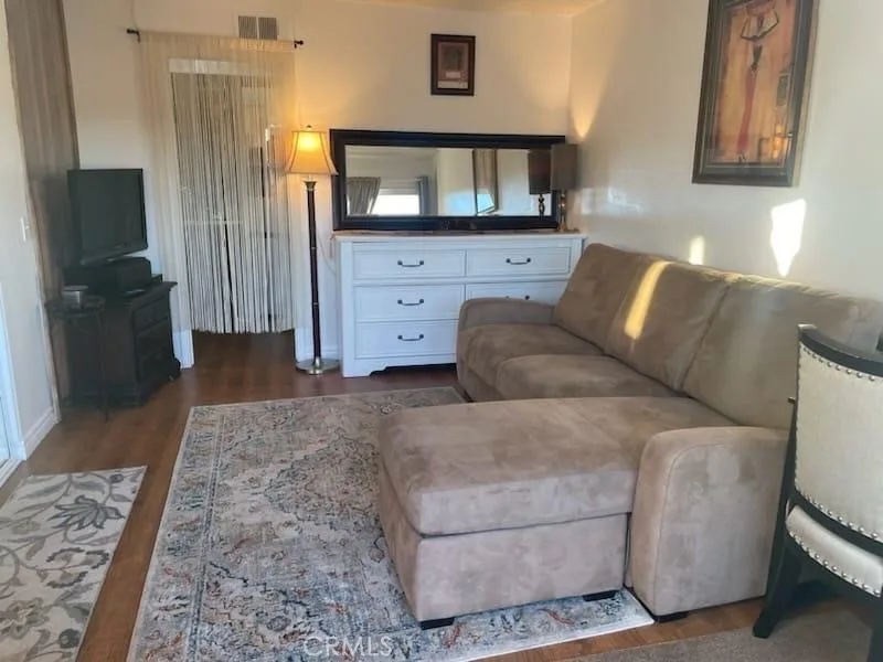 22165 Caminito Petatlan, Laguna Hills, CA 92653