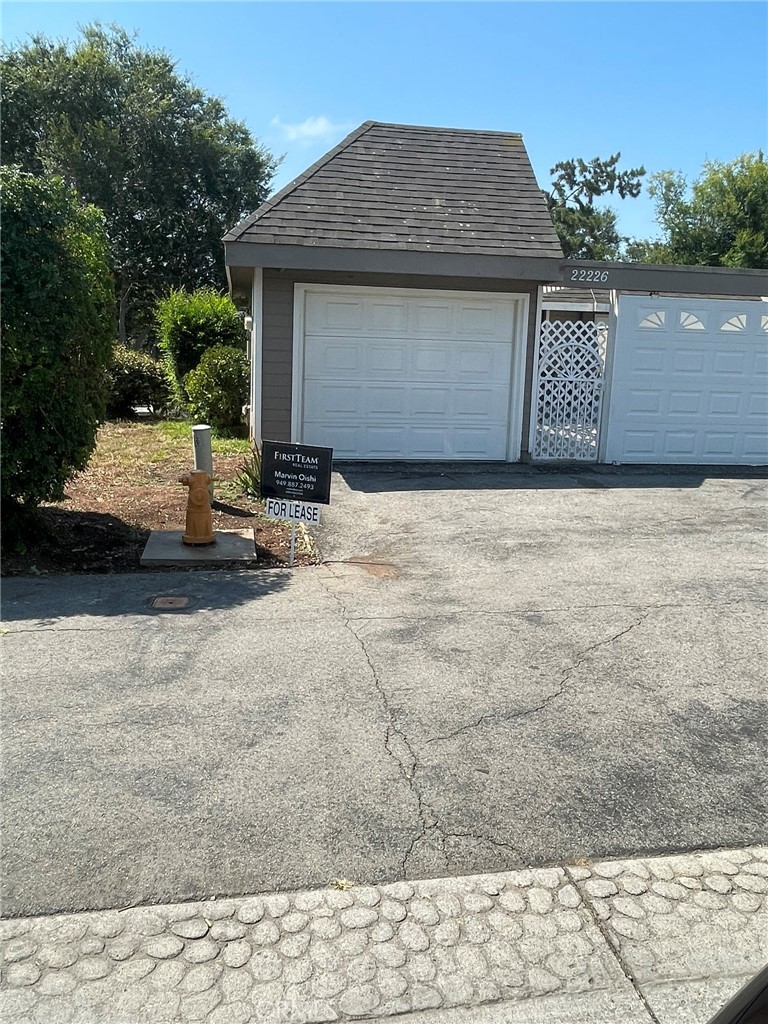 Corner end unit which also provides an end unit location - 22226 Caminito Zaragoza 180, Laguna Hills CA 92653 - photo 1