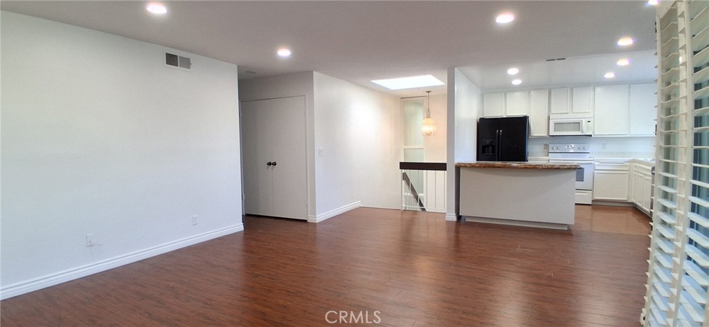 22372 Caminito Mescalero 272, Laguna Hills CA 92653 - photo 3