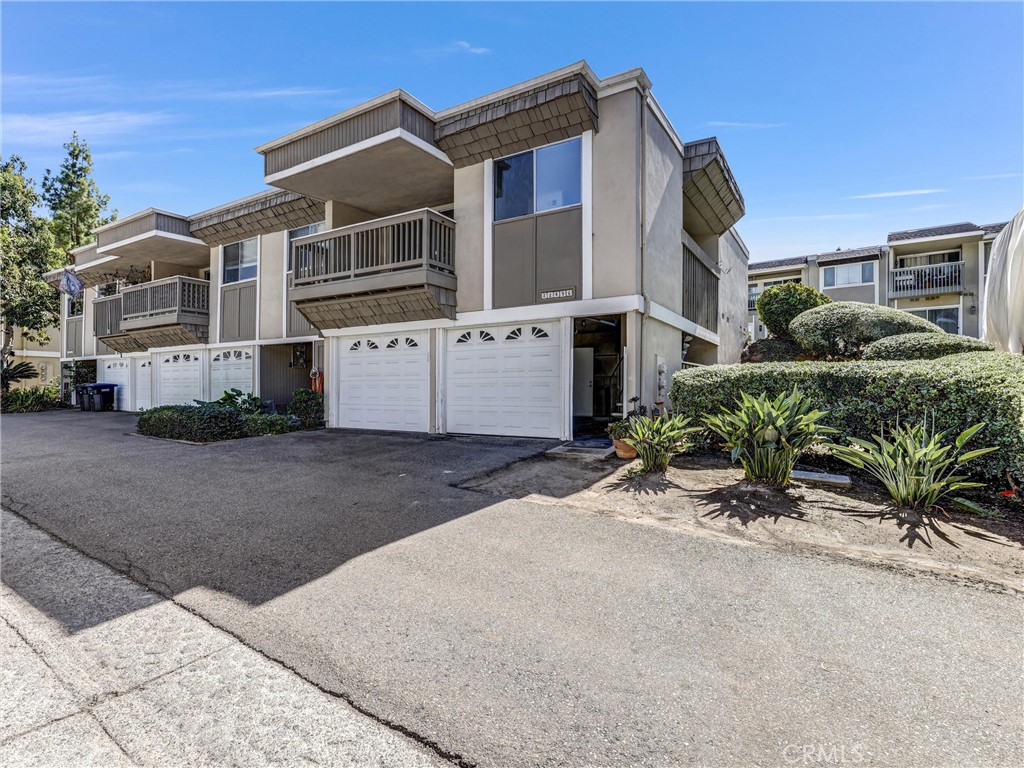 22496 Caminito Esteban, Laguna Hills CA 92653 - photo 11