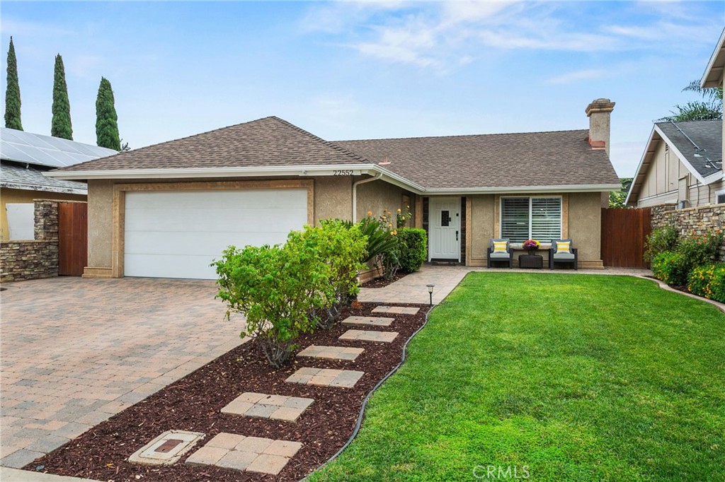 22552 Montova, Laguna Hills CA 92653 - photo 1