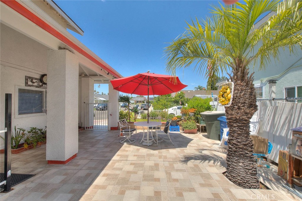 front courtyard - 22676 Genova, Laguna Hills CA 92653 - photo 4