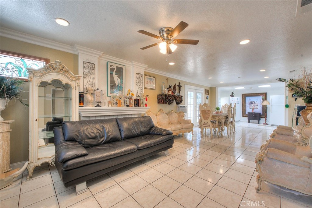 living room - 22676 Genova, Laguna Hills CA 92653 - photo 10
