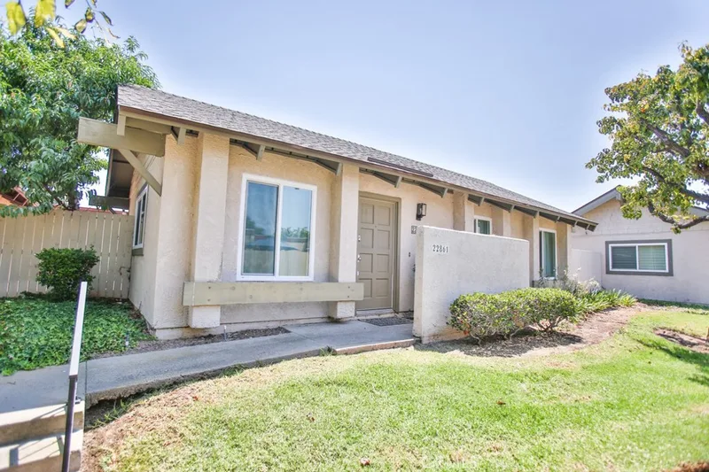 22861 Caminito Manresa 19, Laguna Hills, CA 92653