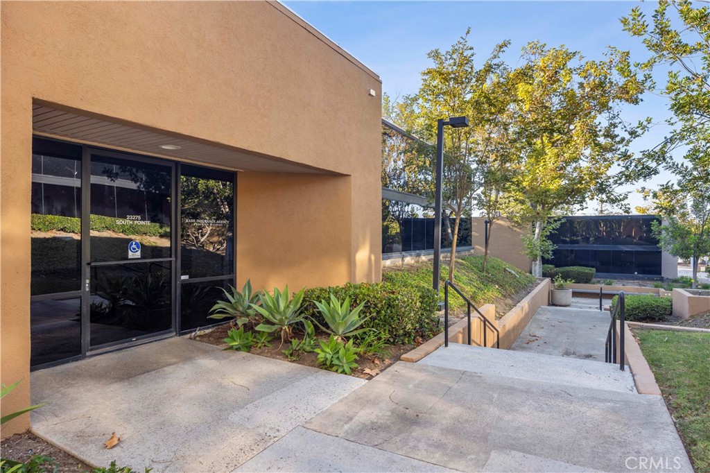 23275 S Pointe Drive, Laguna Hills CA 92653 - photo 21