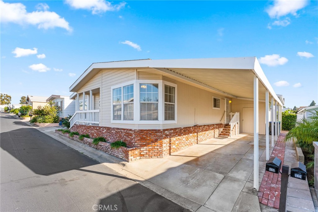 23301 Ridge Route 165, Laguna Hills CA 92653 - photo 1