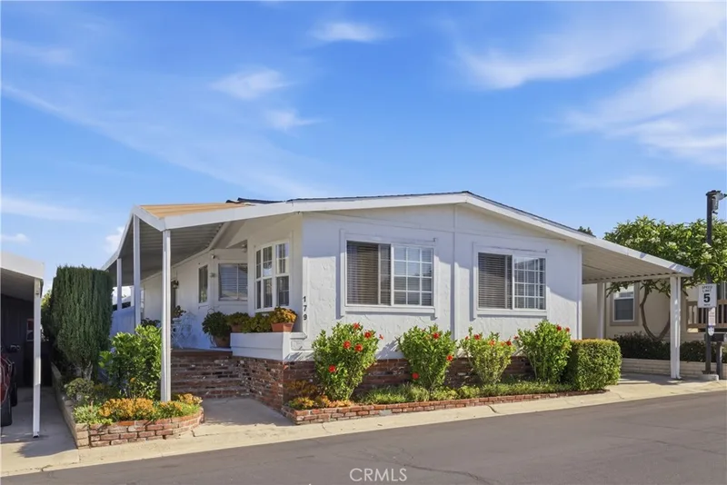 23301 Ridge Route 179, Laguna Hills