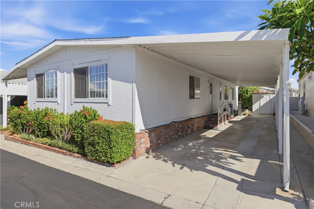 23301 Ridge Route 179, Laguna Hills CA 92653 - photo 2