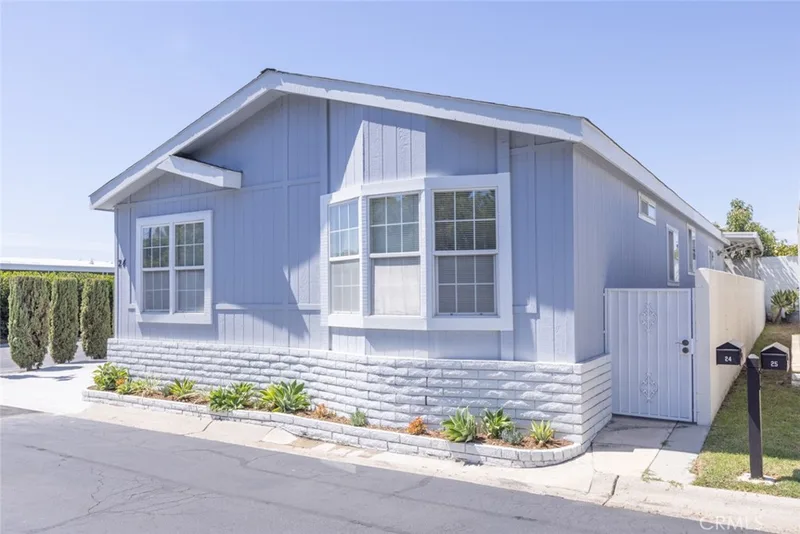 23301 Ridge Route 24, Laguna Hills