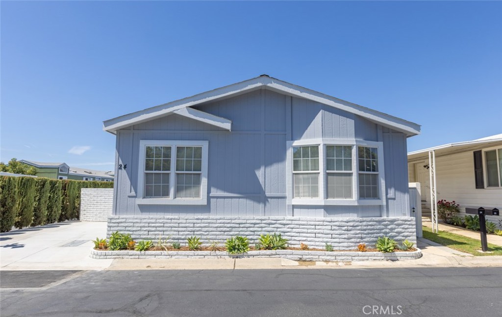 23301 Ridge Route 24, Laguna Hills CA 92653 - photo 2