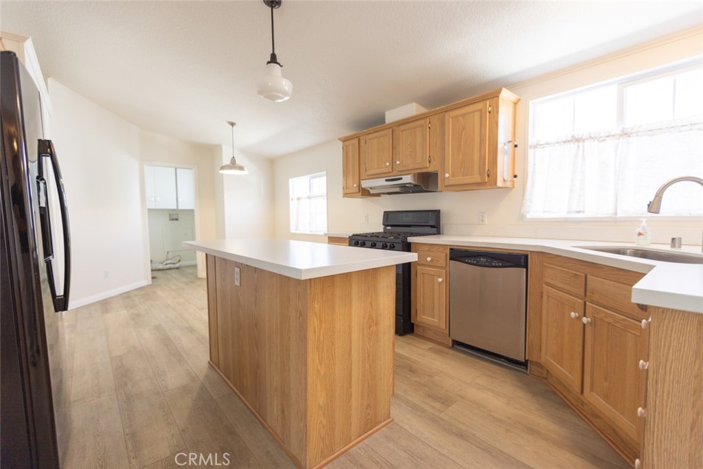 23301 Ridge Route 24, Laguna Hills CA 92653 - photo 5