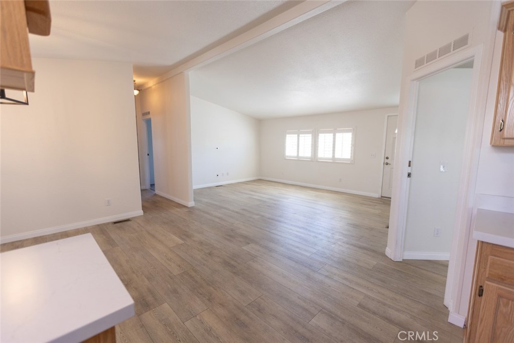 23301 Ridge Route 24, Laguna Hills CA 92653 - photo 7