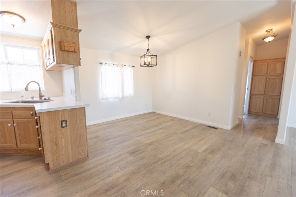 23301 Ridge Route 24, Laguna Hills CA 92653 - photo 8