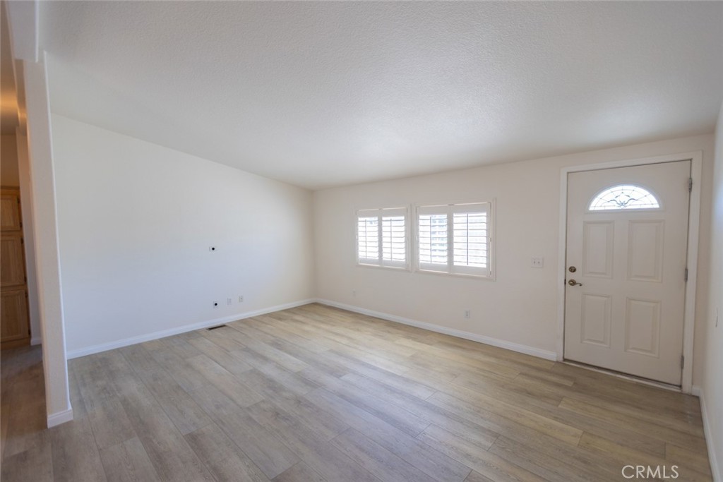23301 Ridge Route 24, Laguna Hills CA 92653 - photo 11
