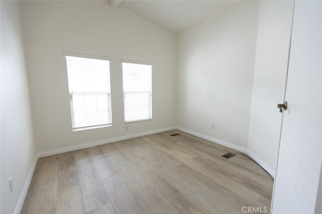 23301 Ridge Route 24, Laguna Hills CA 92653 - photo 20