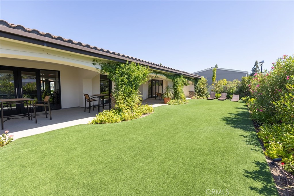 Clubhouse - 23301 Ridge Route 24, Laguna Hills CA 92653 - photo 34