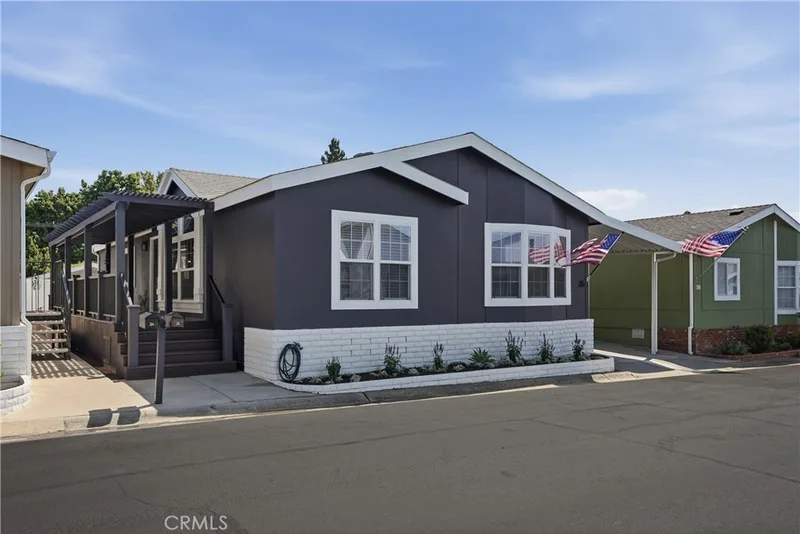 23301 Ridge Route 35, Laguna Hills