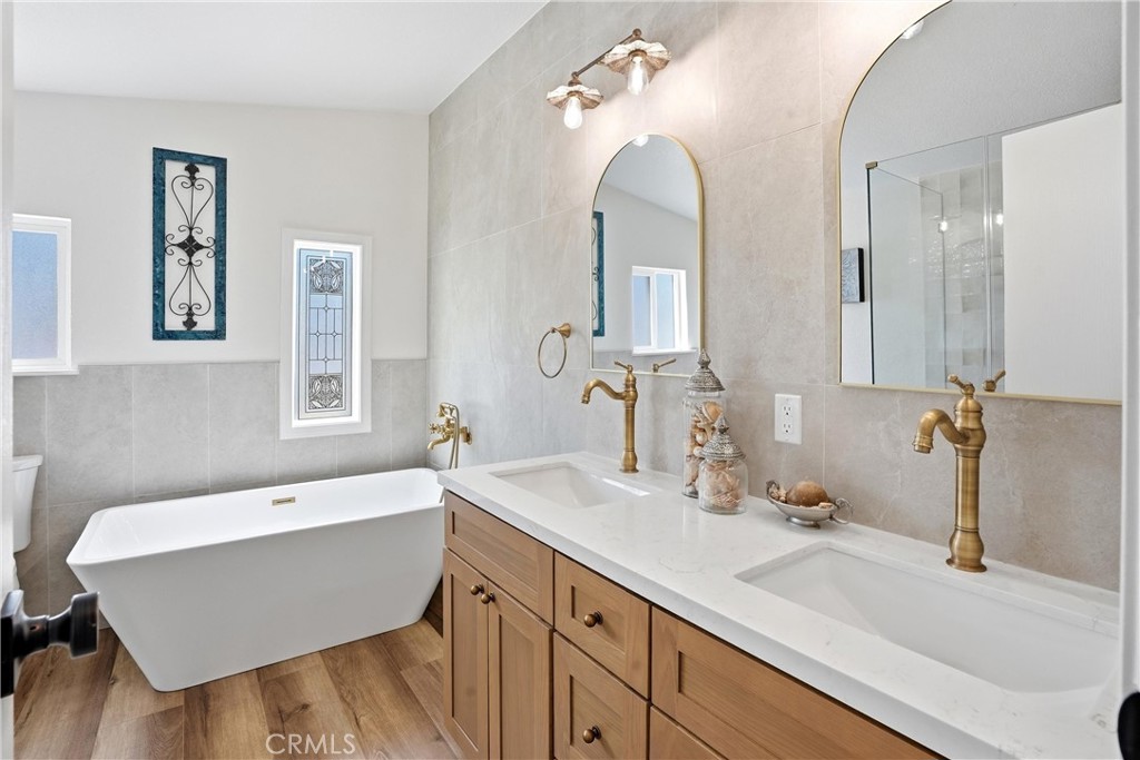 23301 Ridge Route 35, Laguna Hills CA 92653 - photo 29