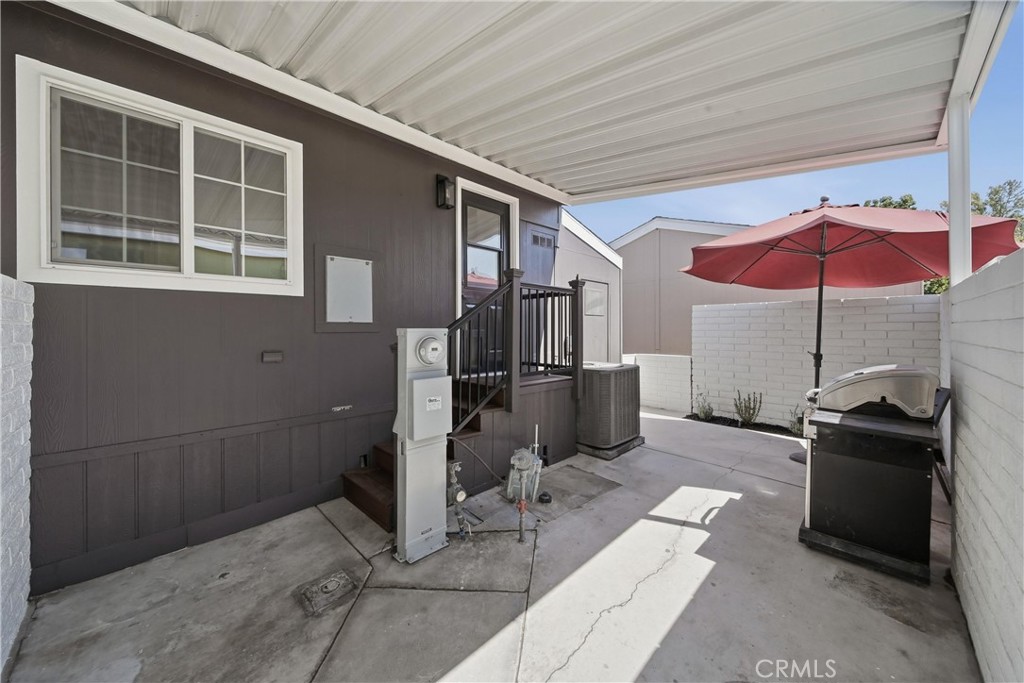 23301 Ridge Route 35, Laguna Hills CA 92653 - photo 38