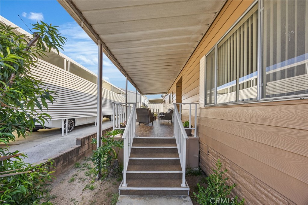 23301 Ridge Route Drive 109, Laguna Hills CA 92653 - photo 2