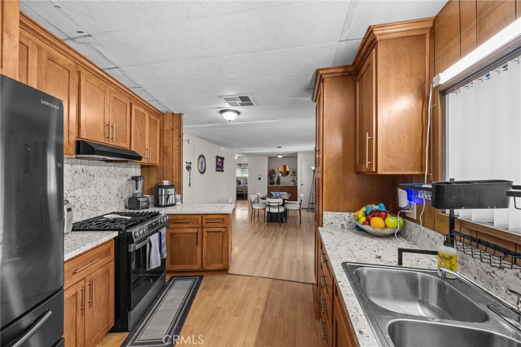23301 Ridge Route Drive 109, Laguna Hills CA 92653 - photo 12