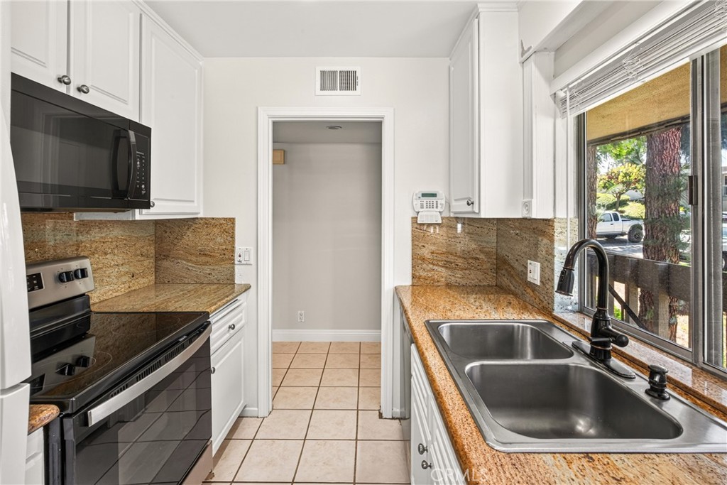 23306 Caminito Marcial 76, Laguna Hills CA 92653 - photo 4