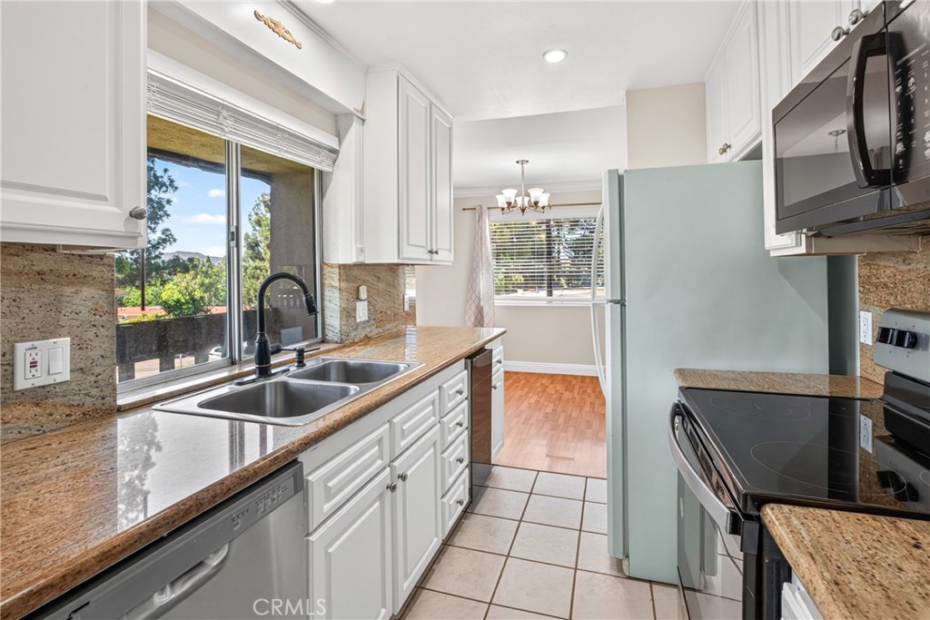 23306 Caminito Marcial 76, Laguna Hills CA 92653 - photo 5