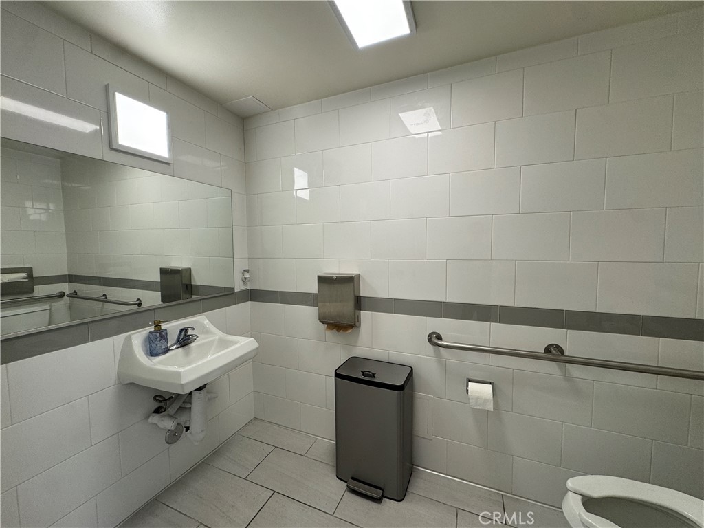 23685 Moulton Parkway Parkway D, Laguna Hills CA 92653 - photo 9