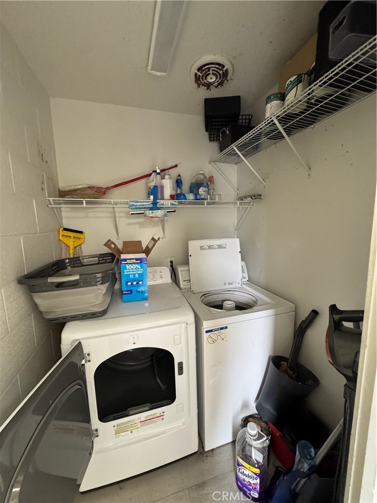 laundry room - 23685 Moulton Parkway Parkway D, Laguna Hills CA 92653 - photo 10