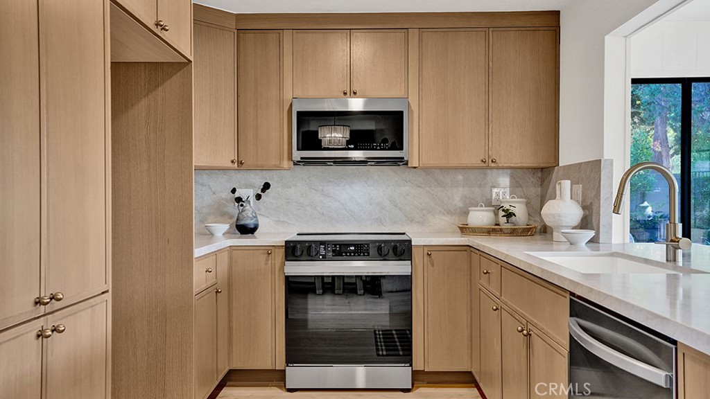 23791 Formello, Laguna Hills CA 92653 - photo 18