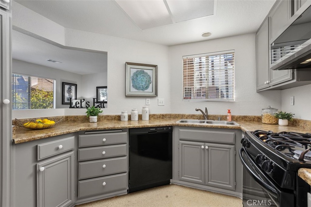 24350 Eastview, Laguna Hills CA 92653 - photo 24