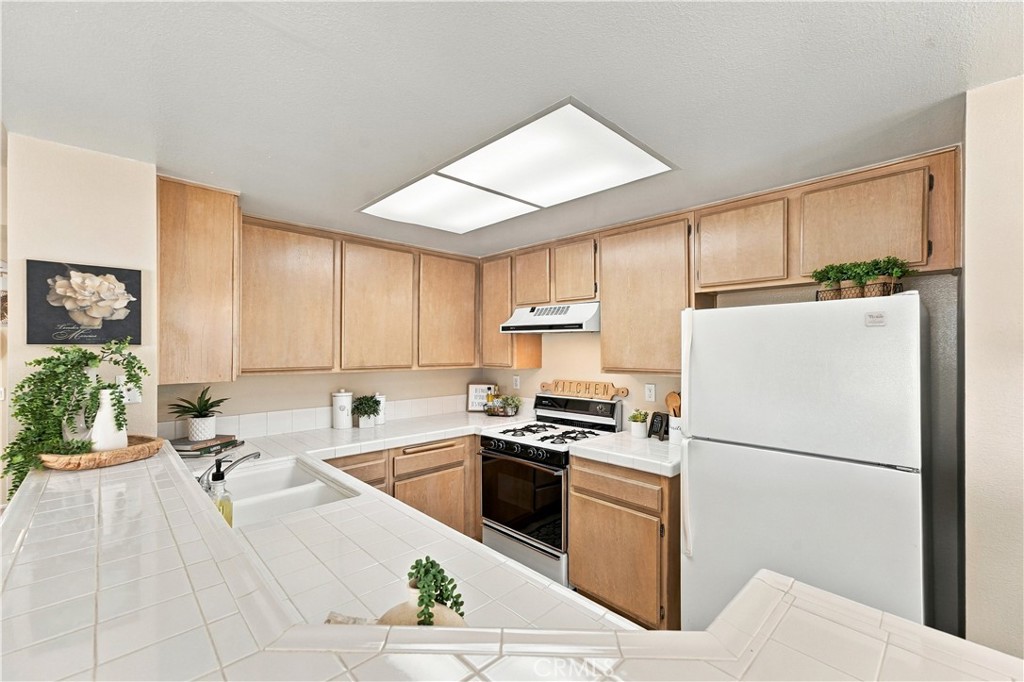 24372 Acaso 3, Laguna Hills CA 92656 - photo 11