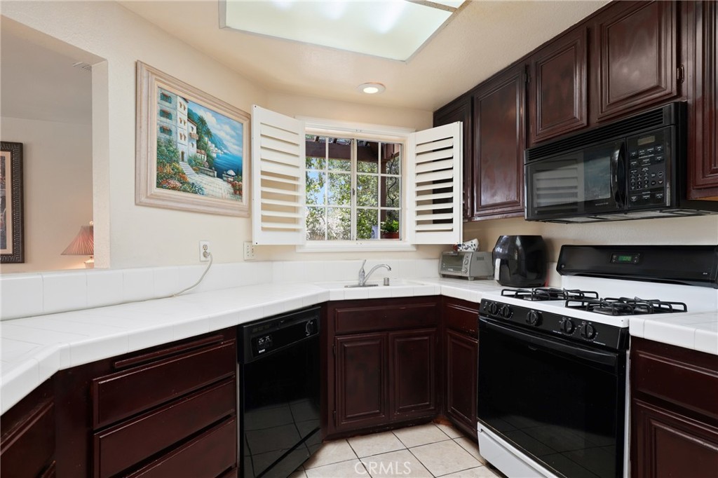 24441 Hillsdale Avenue 116, Laguna Hills CA 92653 - photo 7