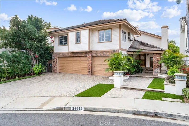 24832 Los Gatos Drive, Laguna Hills, CA 92653