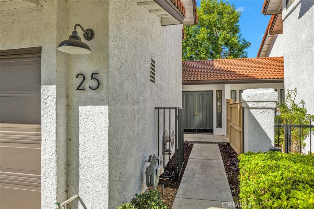 25 Clover Hill Lane 106, Laguna Hills CA 92653 - photo 3