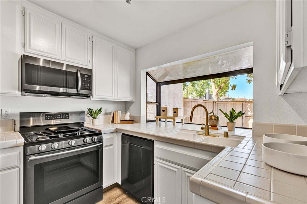 25 Clover Hill Lane 106, Laguna Hills CA 92653 - photo 6