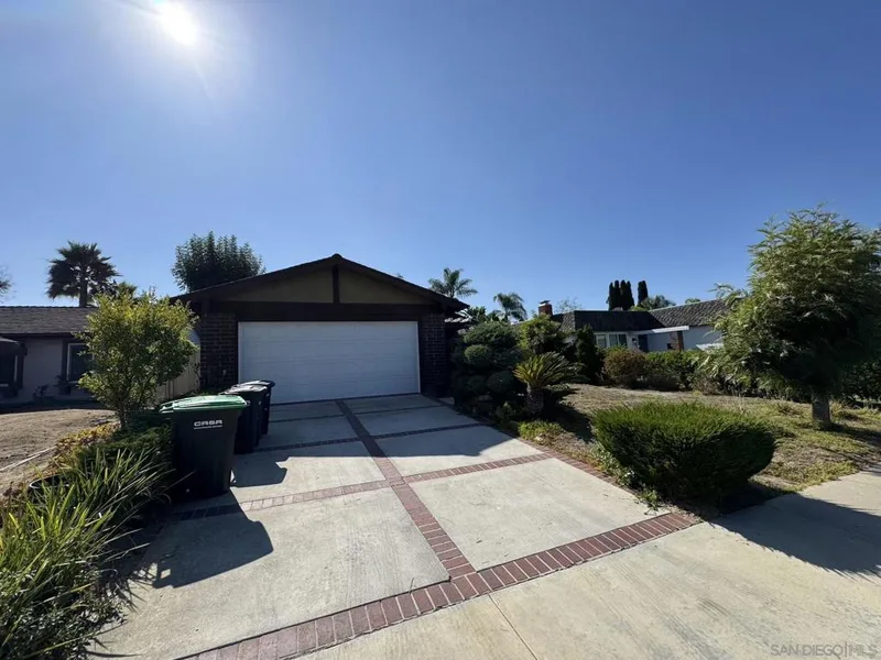 25085 La Suen Rd, Laguna Hills, CA 92653