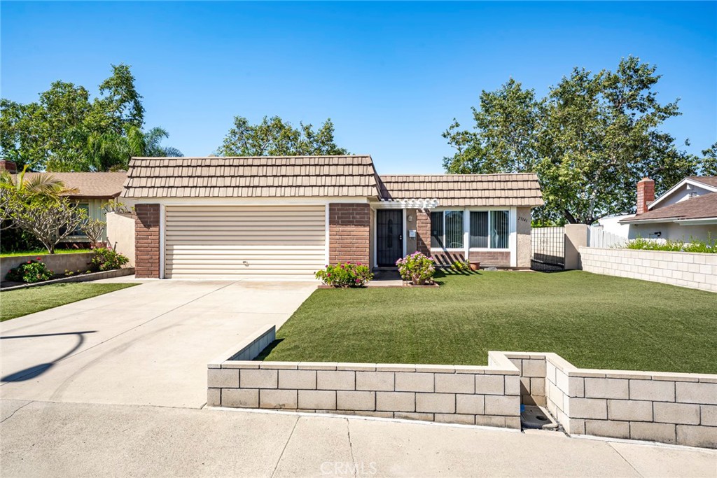 25141 Madeira In Laguna Hills, California - 25141 Madeira, Laguna Hills CA 92653 - photo 1