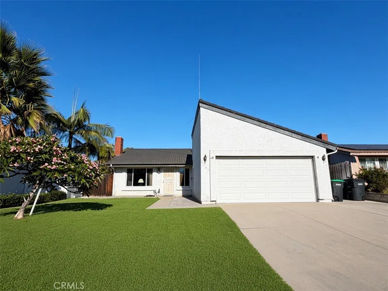 25142 Madeira, Laguna Hills