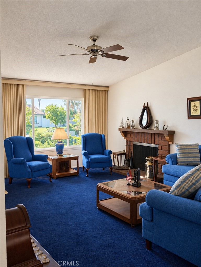 Living Room - 25142 Madeira, Laguna Hills CA 92653 - photo 3