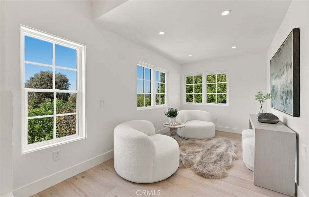 25181 Mustang Drive, Laguna Hills CA 92653 - photo 29