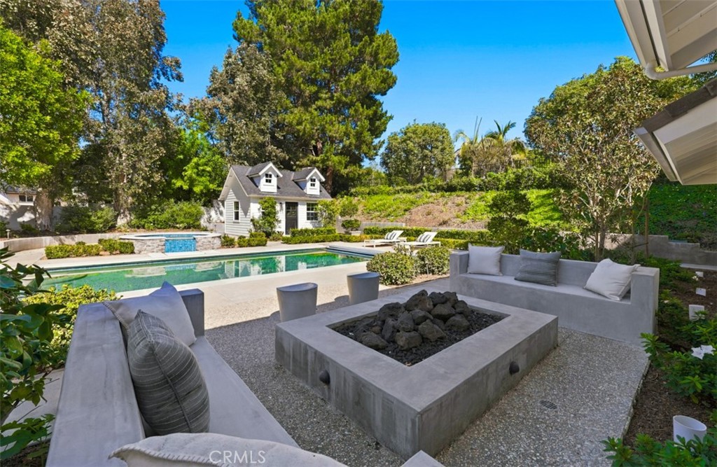25181 Mustang Drive, Laguna Hills CA 92653 - photo 44