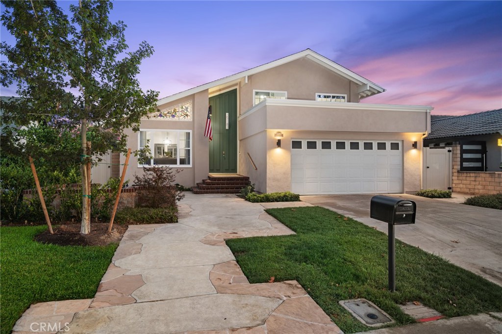 elegant 2-story home combines timeless appeal w/an impressive collection of recent upgrades - 25182 Stockport, Laguna Hills CA 92653 - photo 2