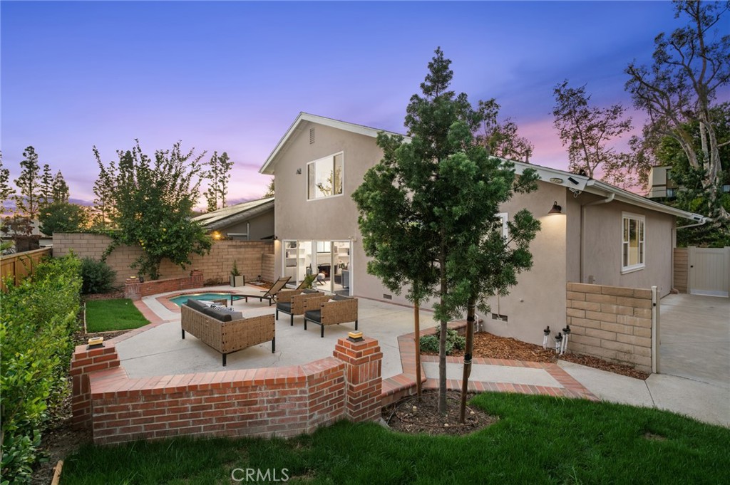 The outdoor living spaces are equally inviting, w/a private backyard designed for both relaxation & entertainment - 25182 Stockport, Laguna Hills CA 92653 - photo 9
