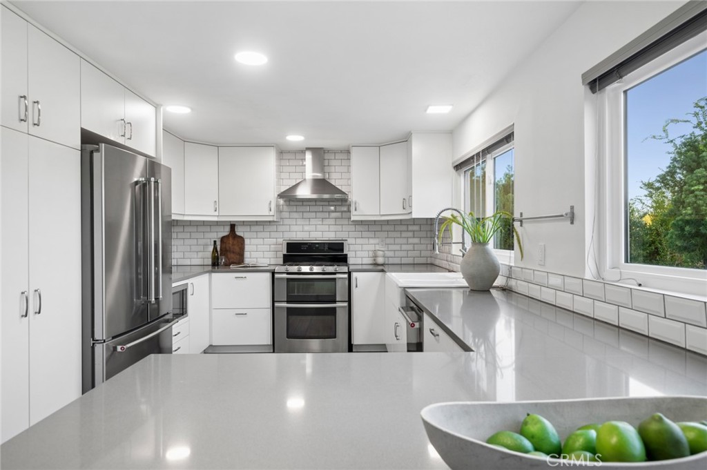 25182 Stockport, Laguna Hills CA 92653 - photo 16