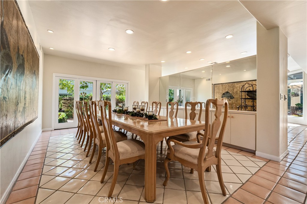 Dining room - 25442 Rapid Falls, Laguna Hills CA 92653 - photo 10