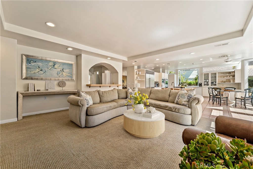 Spacious family room - 25442 Rapid Falls, Laguna Hills CA 92653 - photo 15